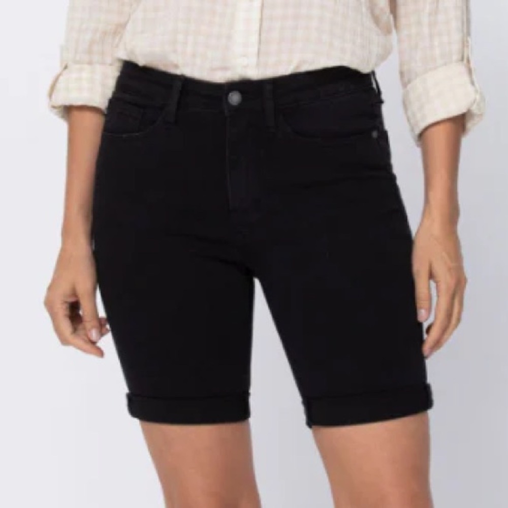 Judy Blue Women S Black Denim Stretch Casual Mid-Rise Bermuda Jean Shorts